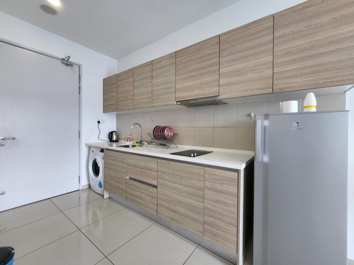 Lavender Suite # Shah Alam I-City Block B Homestay # 2R1B #Free Wifi & Parking Экстерьер фото